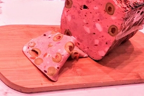 Mortadela con aceitunas (100g aprox)