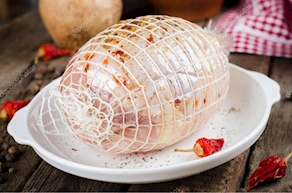 Pollo alegre relleno de jamón serrano, orejones y manzana (1 kg aprox)