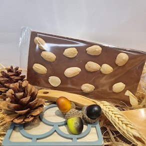 Chocolate con leche  y Almendras Enteras (Granja Armengol)