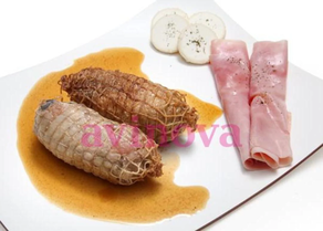 2 Rodonets de Pollastre de Pagès, farcits de Pernil Dolç i Formatge. Cuits.